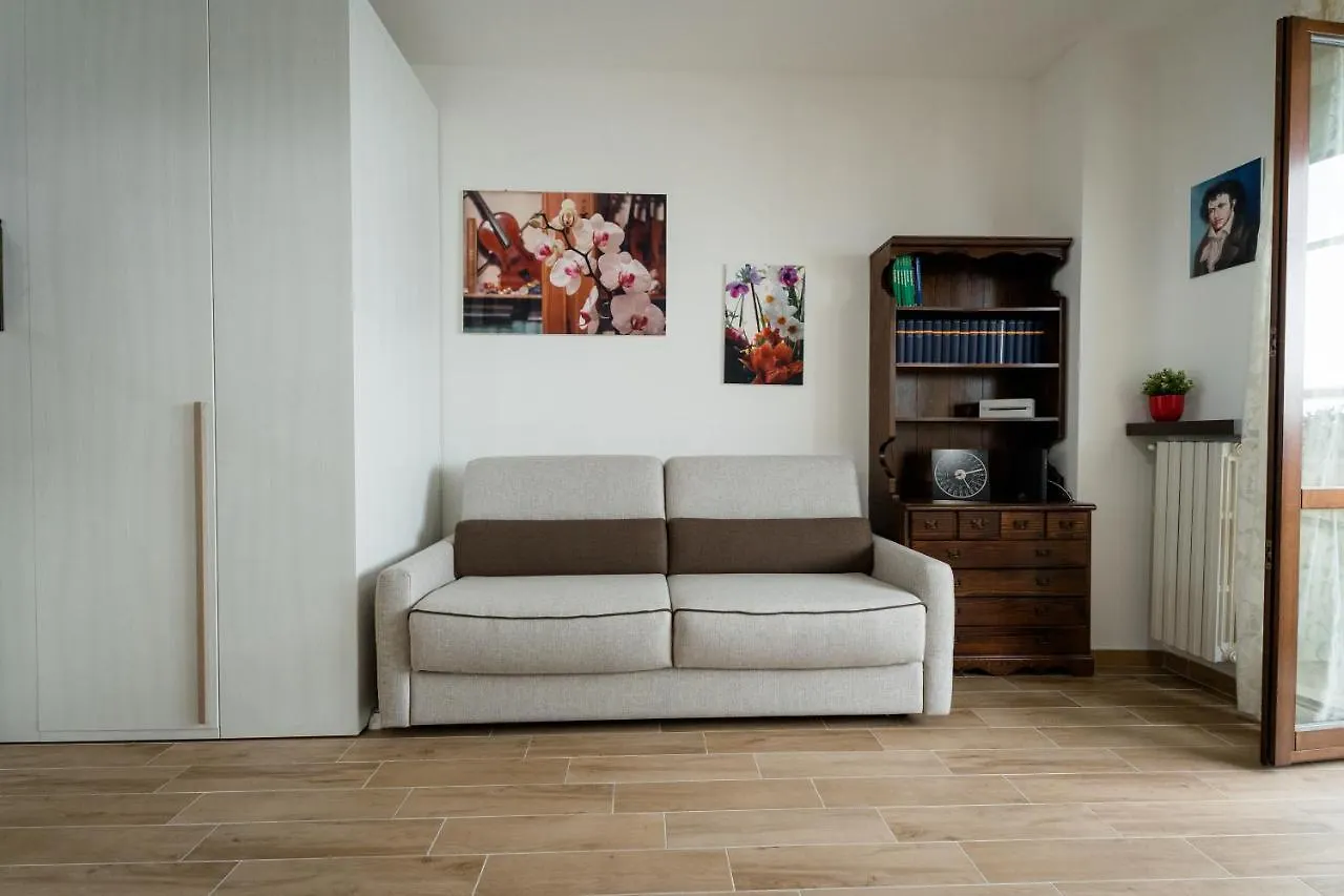 Apartment Oxilia Flat - Loreto District Milan Italy